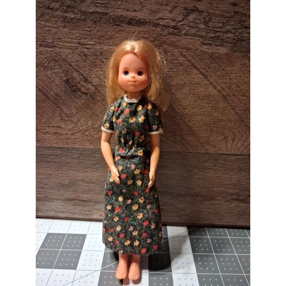 Mattel Sunshine Family Doll Mom